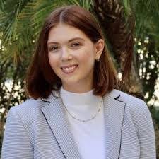 Maggie Looney's Instagram, Twitter & Facebook