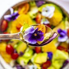 Check spelling or type a new query. The 10 Best Edible Flowers According To A Nutritionist