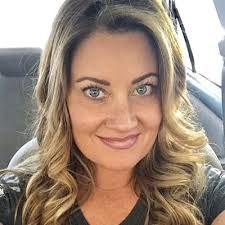 Kara Mooney (@karamooney)