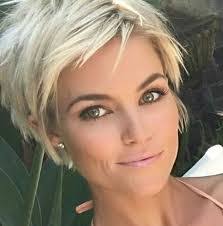 Rachael Rein's Instagram, Twitter & Facebook