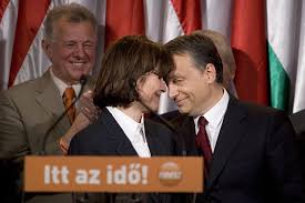 Orbán viktor a ma reggeli kossuth rádiónak adott interjújában elmondta, miért mostani tudásunk szerint ugyanakkor a gyerekeket nem fertőzi meg, illetve nem. Orban Felesege Szerint A Csaladnak Konnyebb Lesz A Masodik Kormanyzas