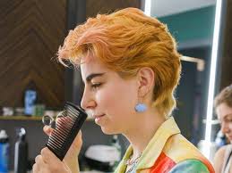 ✨ We proudly present the ever-changing hairs of @rubyrazors. Just when you  thought finding a barber who does fades, scissor cuts, designs, & is soft  spoken with humility was impossible…….you meet Sara. #