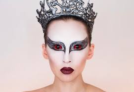 Check out our costume makeup selection for the very best in unique or custom, handmade pieces did you scroll all this way to get facts about costume makeup? Easy Last Minute Halloween Makeup Tutorials Popsugar Beauty Uk