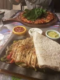 مطعم يني كوي ساحل اسطنبول