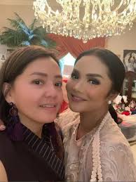 6 Potret Kenangan Krisdayanti dan Manajernya, Tutup Usia Setelah 32 Tahun  Mengabdi