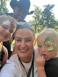 My first night moving from playing bass to piano for Chris Janson was a  blast! And the show was close enough that I was even able to bring Nicole  Jopling and the