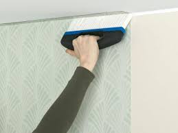 10 Things You Should Know About Hanging Wallpaper How To Hang Wallpaper Wallpaper Diy Network