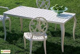 La meilleure façon de décider quels matériaux seront les plus convenables pour les meubles du salon de jardin est de prendre en considération la façon dont vous prévoyez de les utiliser et d'évaluer. Salon De Jardin En Aluminium Versailles 1 Table 6 Chaises Guzman Y Naranjo