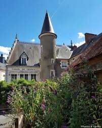 Sancerre Un Joli Village A Decouvrir En 2020 Mode De Vie Sain Crottin De Chavignol Village