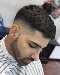 The high fade is for men who like to style or sweep their fringe over. Pin En Mens Haircuts