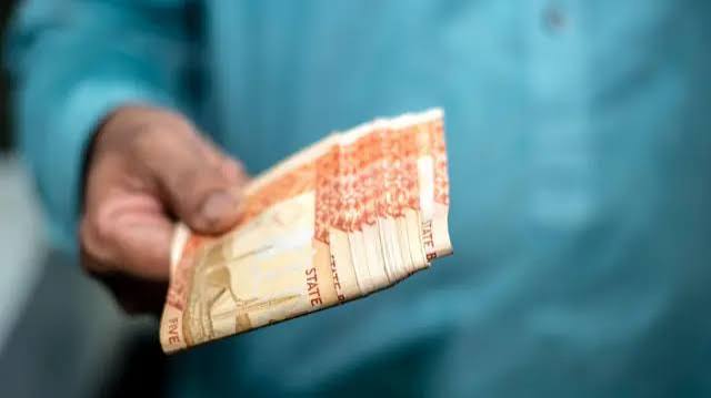 بانی پاکستان کی پوشیدہ تصویر میں چھپے ہندسے۔۔۔ آپ کے بٹوے میں موجود پانچ ہزار کا نوٹ اصلی ہے یا جعلی؟ - BBC News اردو