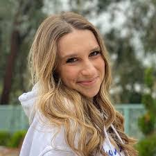 Cassie Neely's Instagram, Twitter & Facebook