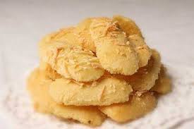 Resep kali ini bisa juga kamu jadikan acuan membuat lidah kucing untuk dijual. Resep Sederhana Dan Cara Buat Kue Kering Lidah Kucing Keju Yang Enak Dan Lezat Untuk Keluarga Di Rumah Selerasa Com