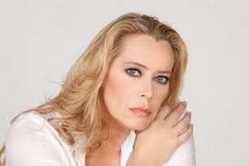 Barbara de rossi è una attrice drammatica di notevoli qualità, fra le più brave e convincenti dell'ultima generazione. Barbara De Rossi Actress E Talenta