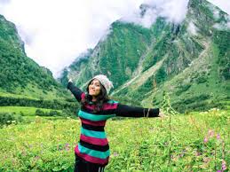 This region has some of the rarest flowers blooming during the monsoon season. Valley Of Flowers Trek 2021 Do It In Under Rs 2500 Meander Wander