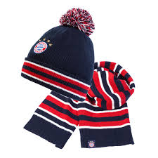 Set in rippenstrick mit mütze und schal aus weicher wolle mit kaschmiranteil. Kinder Mutze Schal Offizieller Fc Bayern Store