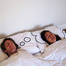 I consigli per pulire i cuscini ingialliti: Dreamy Pillow Cases From Picsity Com Regalo Matrimonio Fai Da Te Fodere Per Cuscini Cuscini
