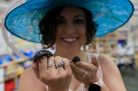 Alabama Beware: Huge Flying Roaches In Alabama