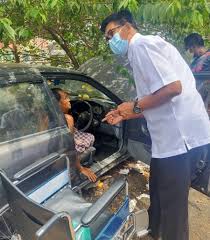 Apabila masuk ke dalam rumah, anaknya mendapati bapanya tidak bergerak dan pengesahan oleh pejabat kesihatan, mangsa telah meninggal dunia menurutnya mohd yusri, keadaan barangan dalam rumah juga berada dalam keadaan kemas selain dokumen mangsa ada bersama warga emas. Warga Emas Oku Tinggal Dalam Proton Wira Dihantar Ke Rumah Kebajikan Motoqar