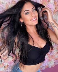 Laurence méconnaissable dans l'île de la. Molie Pasqualini Wiki Tele Realite Fandom