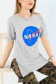 19 95 Tl Gri Duble Kol Nasa Baski Yirtmacli Tisort 35210 Modamizbir 2020 Mankenler Tisort Giyim