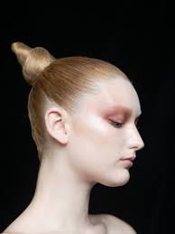 Lady-Like Beauty Trends From Spring 2025 Couture [PHOTOS]