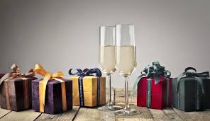 Whether you're shopping for mom, dad, your best friend, or even someone you can't really stand, there are several gift ideas. 15 Best Unique Gift Ideas Under 100 To Buy In 2021