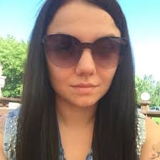 Alex Black (@AlexlyBlack)