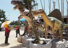 Jurassic park, later also referred to as jurassic world, is an american science fiction media franchise centered on a disastrous attempt to create a theme park of cloned dinosaurs. 40 Replika Dinosaur Jadi Tarikan Nurseri Di Muar