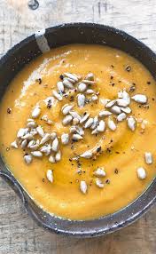 Veloute De Carottes Lentilles Corail Graines De Tournesol Et Pointe De Curry Recette En 2020 Recette De Cuisine Simple Recettes Saines Et Veloute Carotte