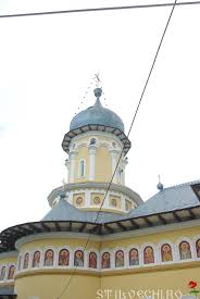 Cu steaguri tricolore si flori in maini, sute de copii au format un alai vesel, care a pornit de la biserica inaltarea domnului, pe principalele strazi din galati. Biserica Taierea Capului Sfantului Ioan Botezatorul Urecheni Stil Vechi