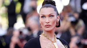 In december 2016, the industry voted her model of the year for model.com's model of the year 2016 awards. X7z9gkfbcb3q4m
