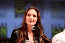 Auch für ihre schauspielerische leistung muss sie oft kritik einstecken. Angelina Jolie Steckbrief Promi Geburtstage De