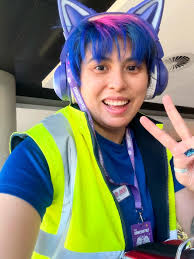 Bump in day at @smashcon 💥 I'll be giving an art panel