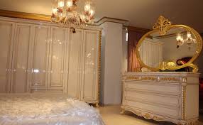 Özgün tasarımların ve şık detayların bir arada kullanıldığı yatak odası takımları ile tarzınızı konuşturun. Prenses Klasik Yatak Odasi Takimi Luks Klasik Yatak Odasi Modelleri