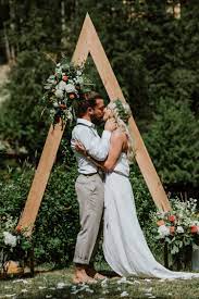 Love This Diy Triangle Wedding Arch For This Boho Chic Summer Wedding At Ruby Lake Resort On The Sunshine Coast Diy Wedding Arch Wedding Arch Wedding Archway