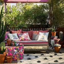 Decorate with yellow, orange and red with help from a national interior design expert in this free video clip. Yellow Color Optimism In Design Archi Living Com