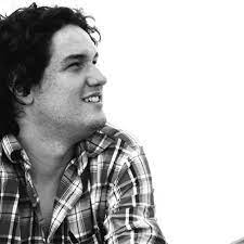 Camilo is a personal finance expert who was raised in poverty by a single mother and had to learn everything about personal finance on his own. Juan Camilo Maldonado Tovar Vice