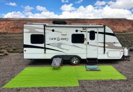 Fake grass rugs for a balcony are difficult to choose when you buy online because you cannot physically feel their texture or material to determine fake grass or 'artificial grass' is a pleasant way to spruce up your balcony for maximum comfort and relaxation. What Are The Best Rv Patio Mats For 2021 Camp Addict