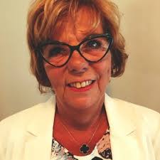 Na ruim 17 jaar met veel plezier bij de Gemeente Hilversum gewerkt te  hebben als privaat jurist start ik morgen bij de provincie Utrecht in de  functie van adviseur grondzaken-rentmeester. Ik ben