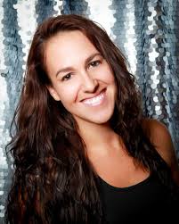 Nicole Karnes's Instagram, Twitter & Facebook