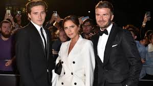 Victoria beckham (43) hat in der eine sache musste beckham aber verneinen: Brooklyn Beckhams Hochzeit Mama Victoria Wird Das Brautkleid Fur Nicola Peltz Entwerfen