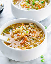 This Egg Roll Soup Is What Happens When You Turn Your Favorite Ingredients From An Egg Roll Into A Soup Super Easy To Make Even H In 2020 Soup Egg Rolls