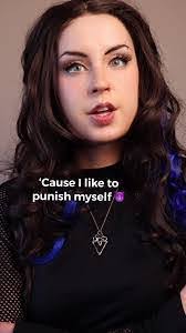 Eloise Albert's Instagram, Twitter & Facebook