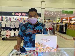 Pejabat pos seksyen 13, shah alam (finance, post office) is located at giant hypermarket shah alam stadium, 29, jalan persiaran sukan, 40100 shah alam, malaysia Umobile Giant Seksyen 13 Stadium Shah Alam Home Facebook