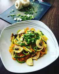 Viele mythen werden über die bedeutung der ernährung vor, während und nach dem training verbreitet. Gesunde Rezepte