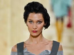 She isn't afraid to appear in front of cameras completely untouched, because the difference in her appearance with or without make up is not obvious. Bella Hadid Science Says This Is The Most Beautiful Woman In The World The Perfect Face The Economic Times
