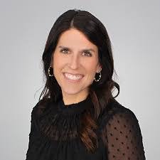 Annie Abraham's Instagram, Twitter & Facebook