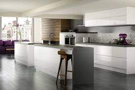 At last weeks architectural digest show in new york, the cosentino group revealed their brightest white worktops. Modern White Kitchen Design Ideas And Inspiration Dark Cabinets Farmhouse Country Ideas White Modern Kitchen White Contemporary Kitchen White Gloss Kitchen