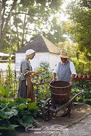 Residents Of Williamsburg Have Maintained Gardens For Hundreds Of Years It S A Pic Of Me Colonial Garden Colonial Williamsburg Va Colonial Williamsburg